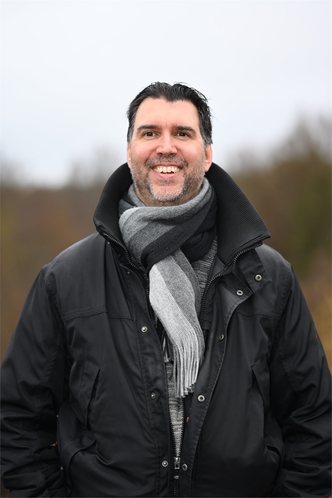 Bijan Maurer in natürlicher Umgebung